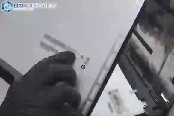 Los expertos en portátiles cambian una pantalla led a un Asus 5 LCD portatiles numero serie pantalla led de portatil