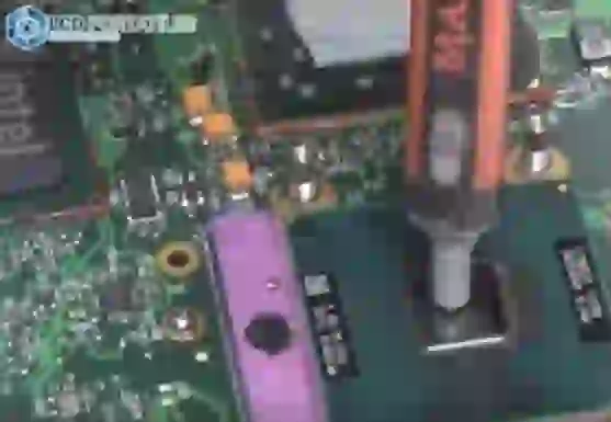 Disco duro muy caliente. Los expertos en reparación de portátiles Torremolinos te enseñan 5 LCD portatiles aplicacion pasta termica en chip Toshiba