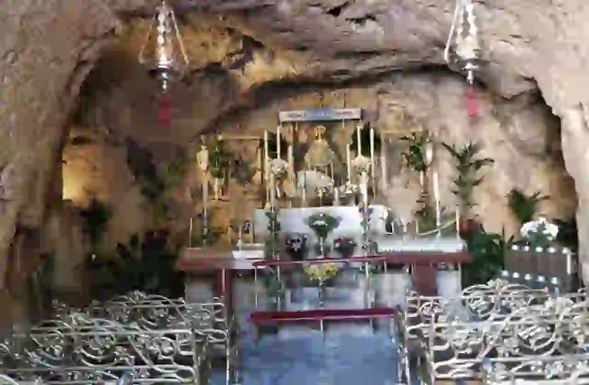 La Ermita de la Virgen de la Peña: En la Costa del Sol 4 Screenshot 1 11