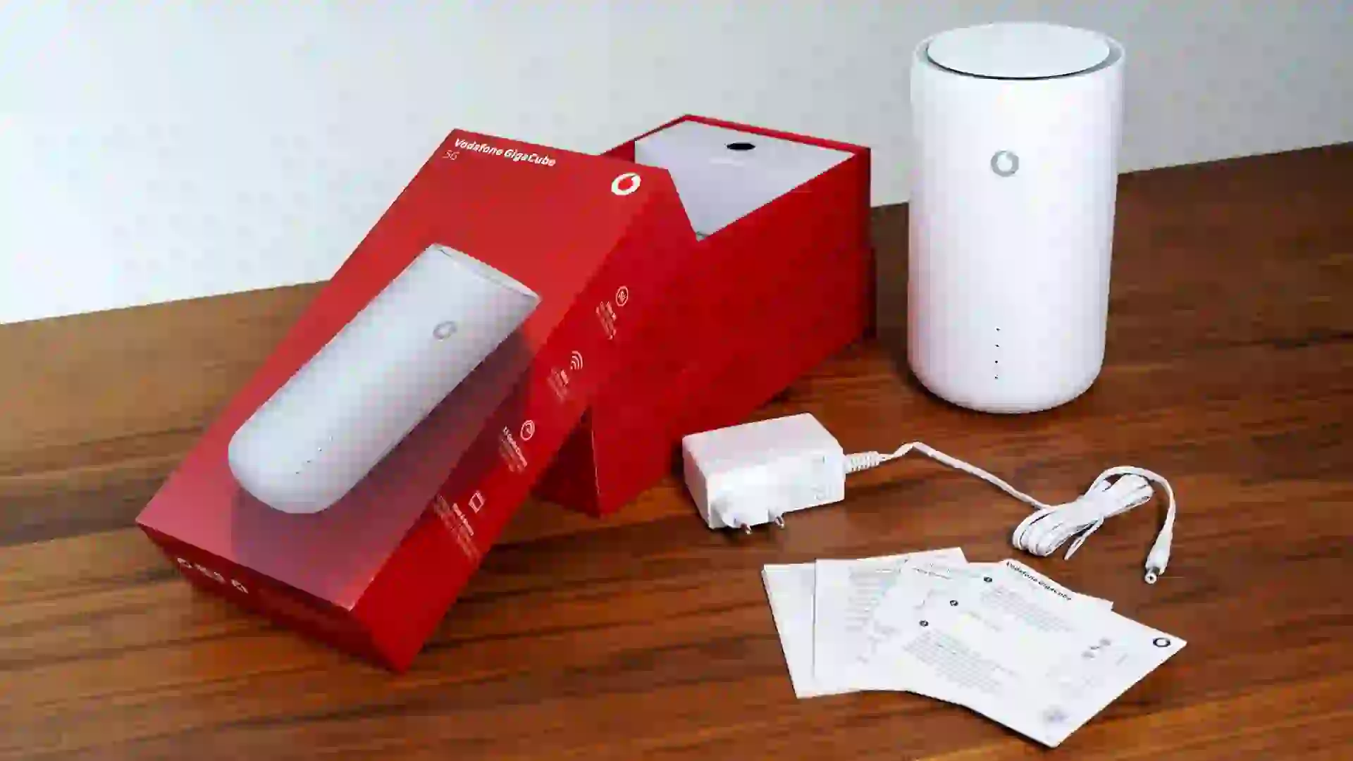 Velocidad Warp vs. Correo Postal: Por qué los routers 5G aplastan al 4G en 2024 5 vodafone gigacube 5g tcl lieferumfang