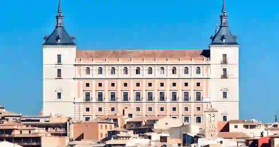 Explora la Historia Militar de España: Una Inmersión Profunda en el Museo del Ejército 1 Militar