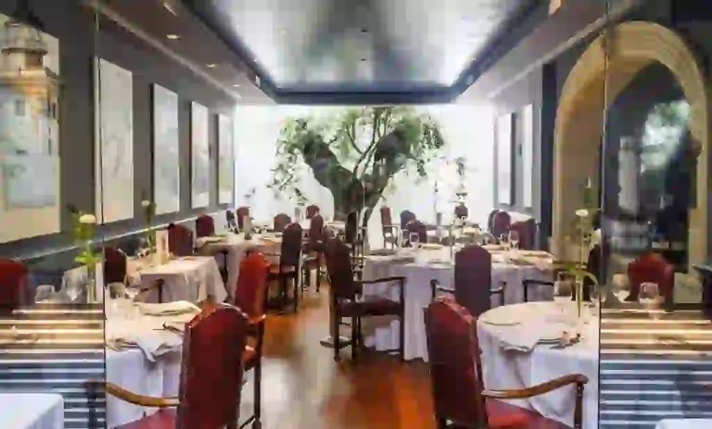 El Faro del Puerto: Luces bajas para un restaurante de altura ⭐ 1 reseña El Faro del Puerto