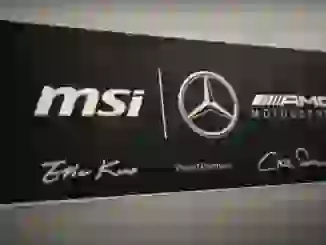 MSI Prestige 16 AI+ Mercedes-AMG: Un Ultrabook Potente y Ligero con el Icónico Sello de AMG
