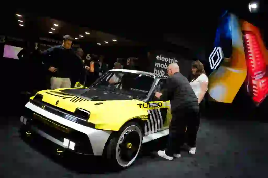 Renault se desploma en Bolsa tras emitir un ‘profit warning’ debido a la crisis del automovilístico