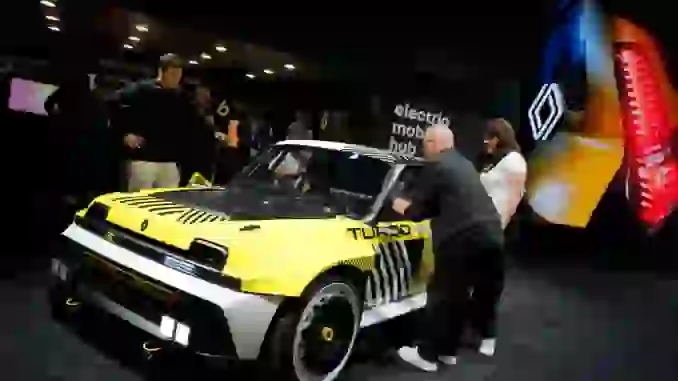 Renault se desploma en Bolsa tras emitir un ‘profit warning’ debido a la crisis del automovilístico