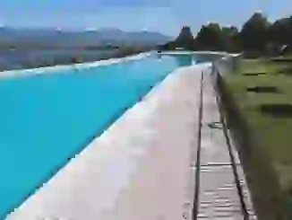 Buitrago del Lozoya y la piscina natural más grande de España: Un paraíso acuático en Madrid