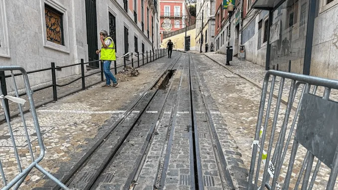 Técnicos confirman que cedió el cable subterráneo que unía los vagones del funicular accidentado en Lisboa