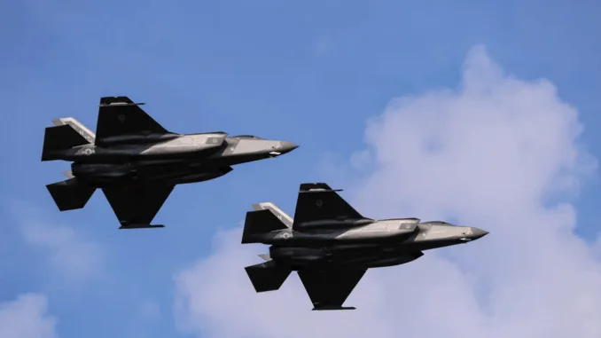 ¡OTAN refuerza el Este con cazas tras incursión en Polonia!