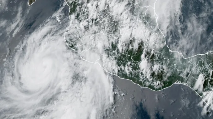 ¿Dónde está la tormenta tropical Melissa y hacia dónde se dirige?