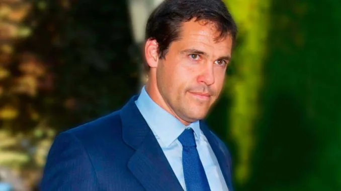 Luis Alfonso de Borbón estalla por una web dedicada al legado de su dinastía en Francia y por la historia que deja fuera